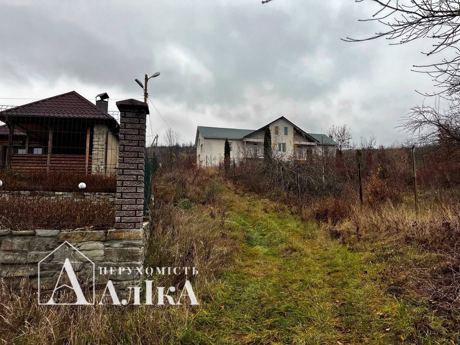 Продам великий будинок в серці Бакоти