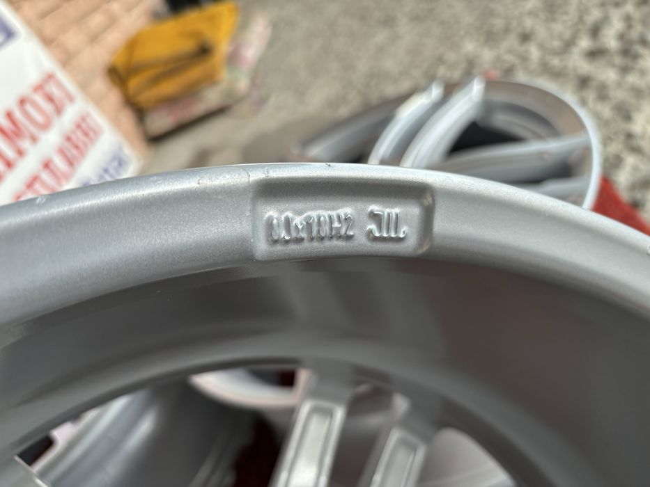 Mercedes B,C,E-class Vito Viano Volkswagen Golf Skoda R18 5x112