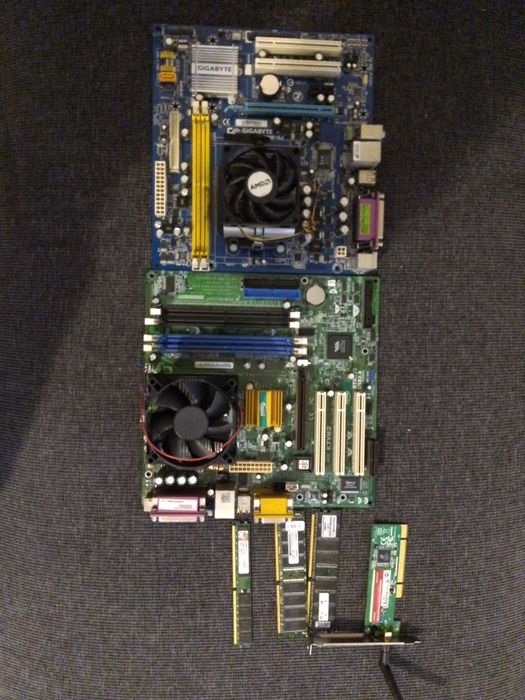 Części komputerowe płyty główne napęd klawiatury głośniki