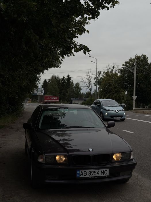 Bmw 740i безванос