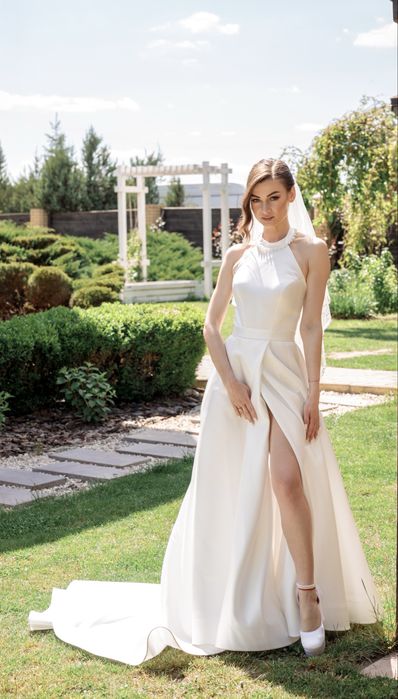 Весільна сукня з фатаб , олягнута 1 раз , після хімчистки