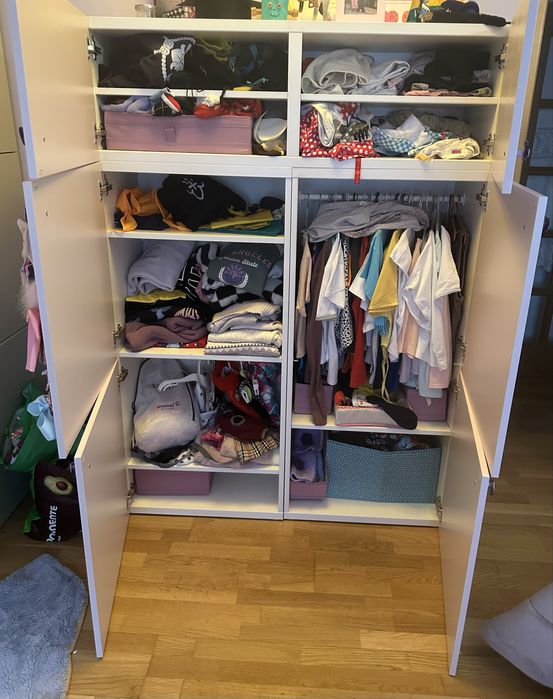 Roupeiro rosa para quarto de menina