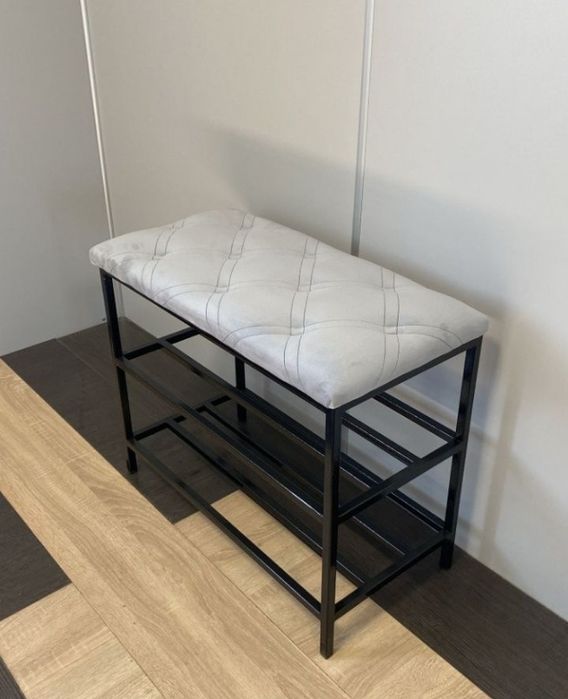 Стильна банкетка у прихожу — функціональність і естетика