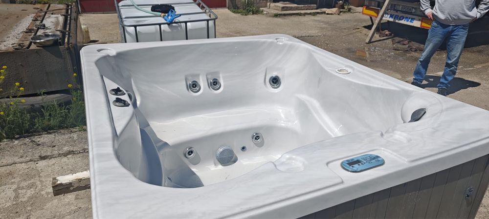 Jacuzzi ogrodowe amerykańskiej firmy Elite Spas