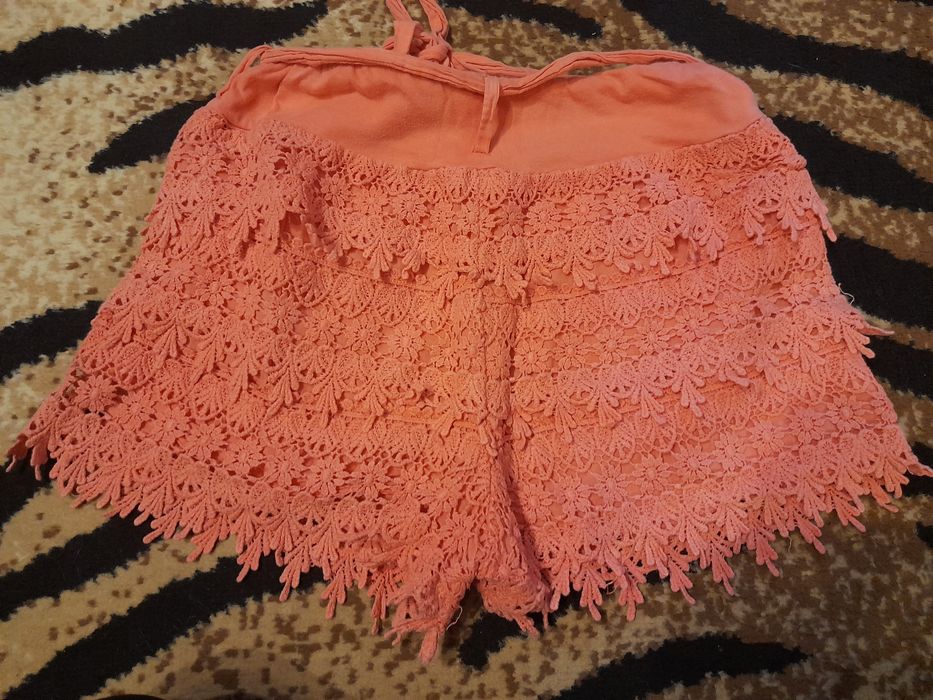 Spodenki koronkowe miętowe lub spodenki koronkowe koralowe włoskie SML