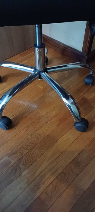 Cadeira Escritorio - 40 €
