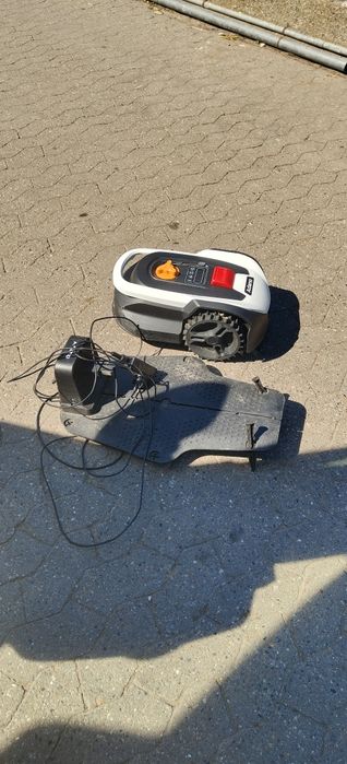 Robot koszący Adano, 100m nowego kabla, nowe kołki