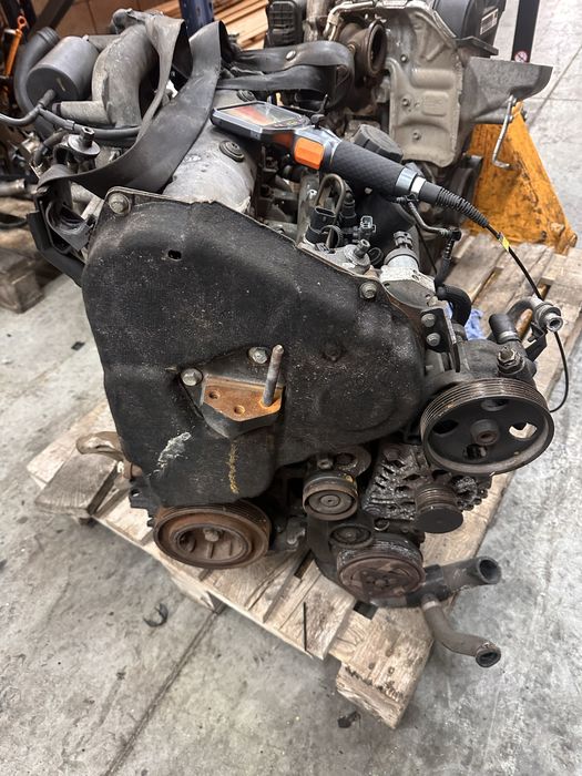 Мотор Двигун 1.9 dci Renault Trafic Opel Vivaro Laguna Megane Volvo
