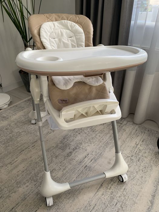 Крісло для годування carello