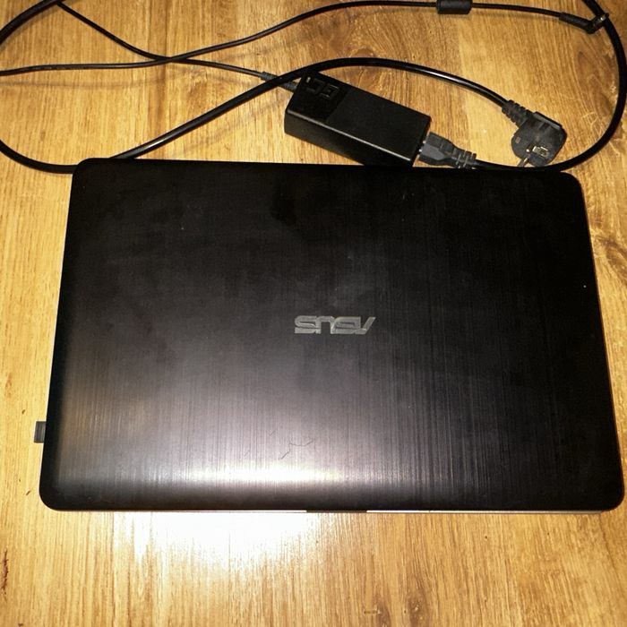 Laptop ASUS F540L