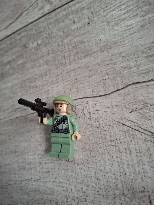 Lego Star Wars Endor Rebel Commandor