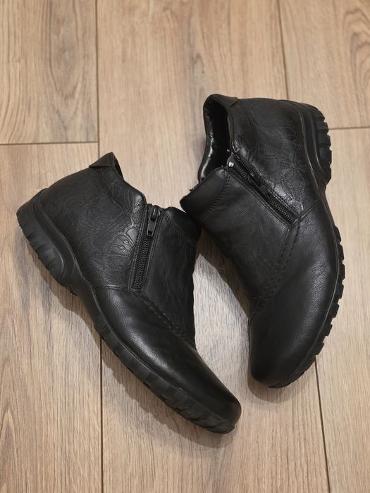 Wsuwane Czarne półbuty Rieker 40