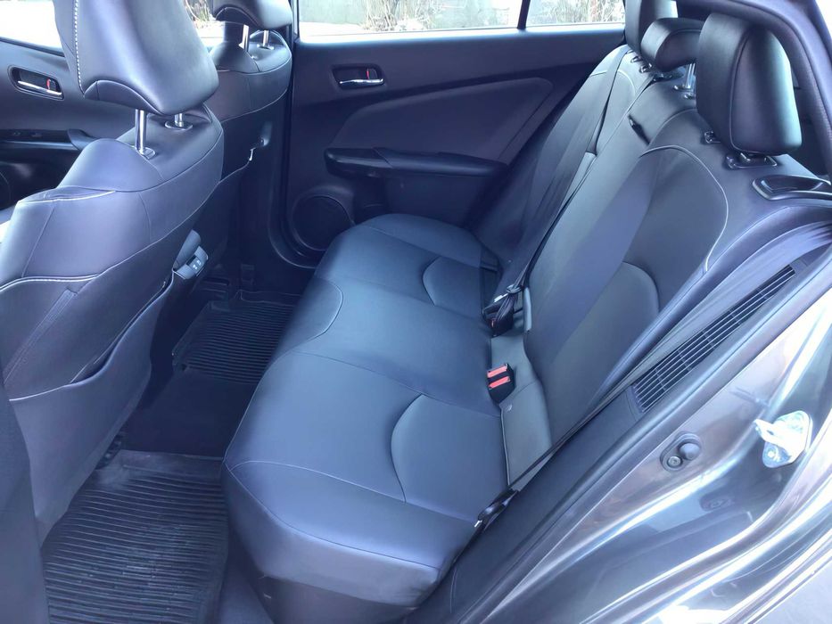 Toyota Prius Prime      2021