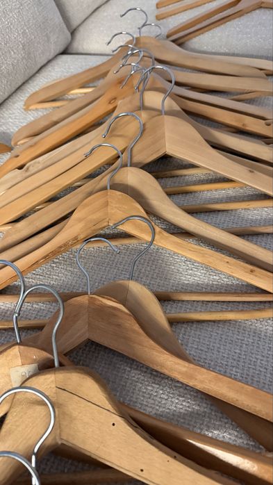 24 Cabides de madeira (24)