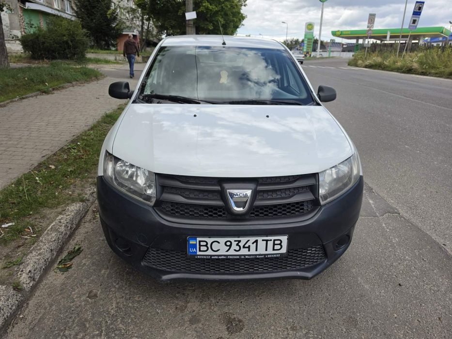 Продам автомобіль Dacia Sandero 2014