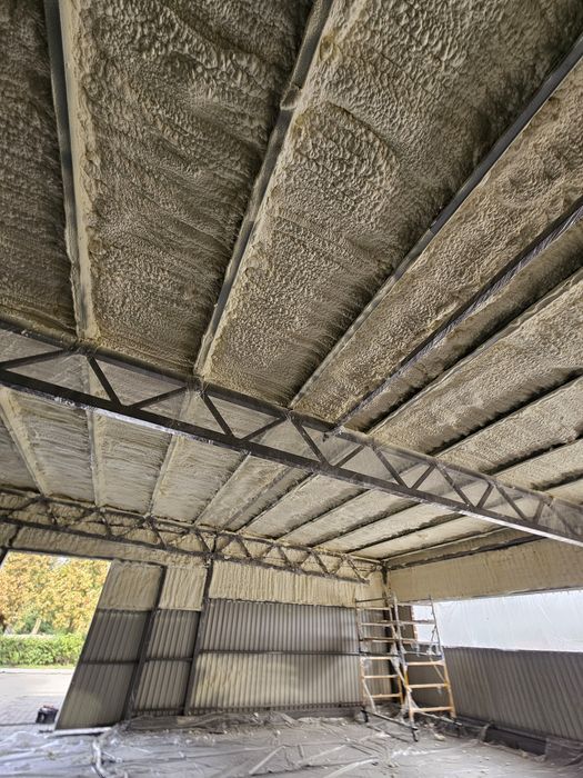 Утеплення Пінополіуретаном,Піною(ППУ)дахів,перекриття,каркасники,ангар