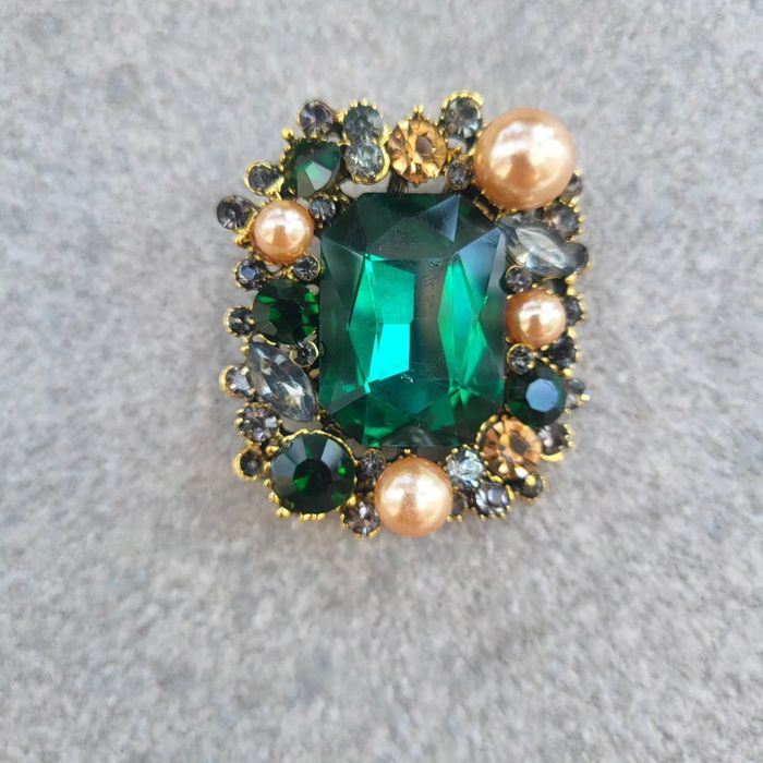 Broszka ozdobna zielona