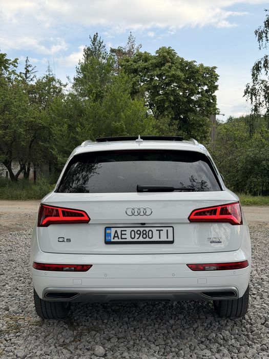 Audi Q5 2018 VIN WA1BNAFY4J2153543 фото оголошення 2 з 12