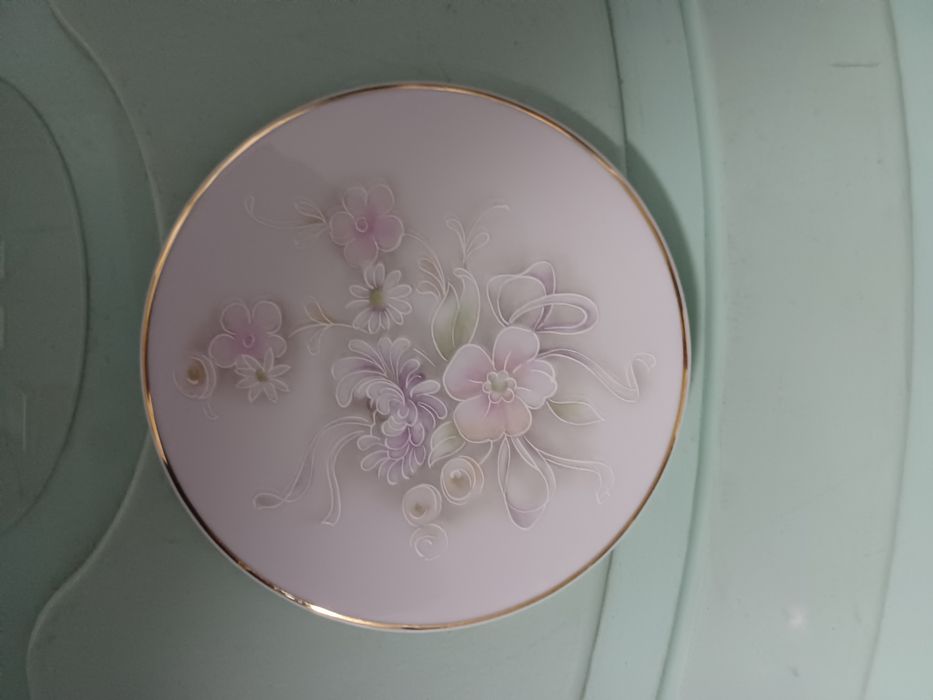 Base e cinzeiro em porcelana da Vista Alegre pintada à mãol