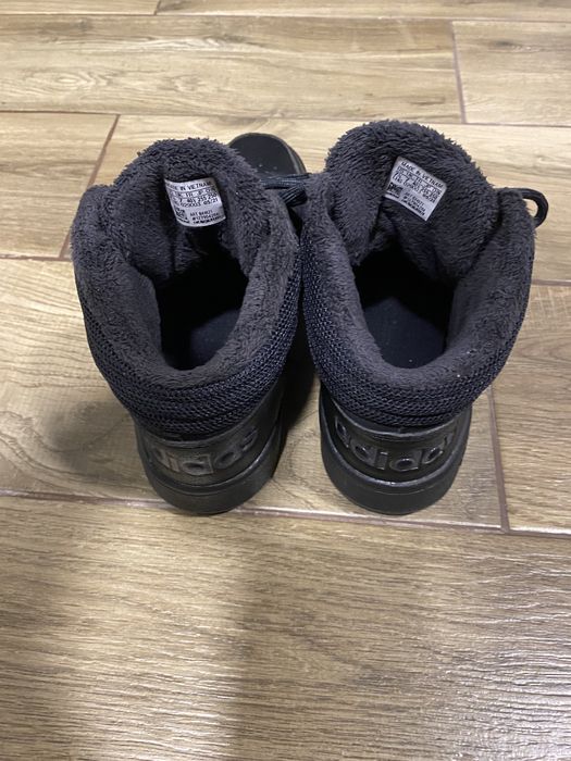 Утеплені кросівки ADIDAS HOOPS 2.0 MID 40 розмip