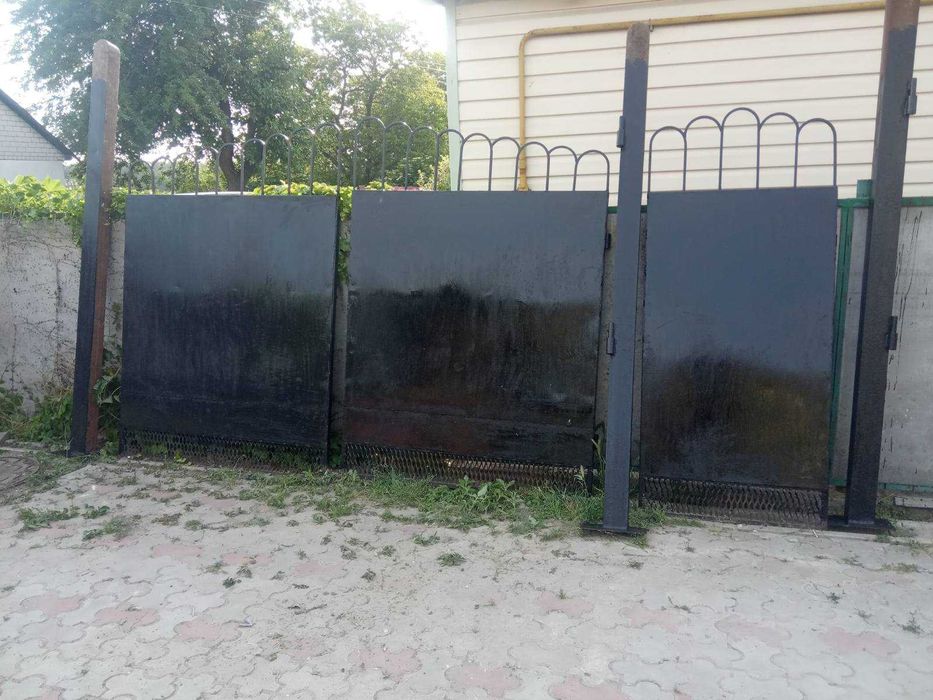 Ворота з каліткою та стовпчики