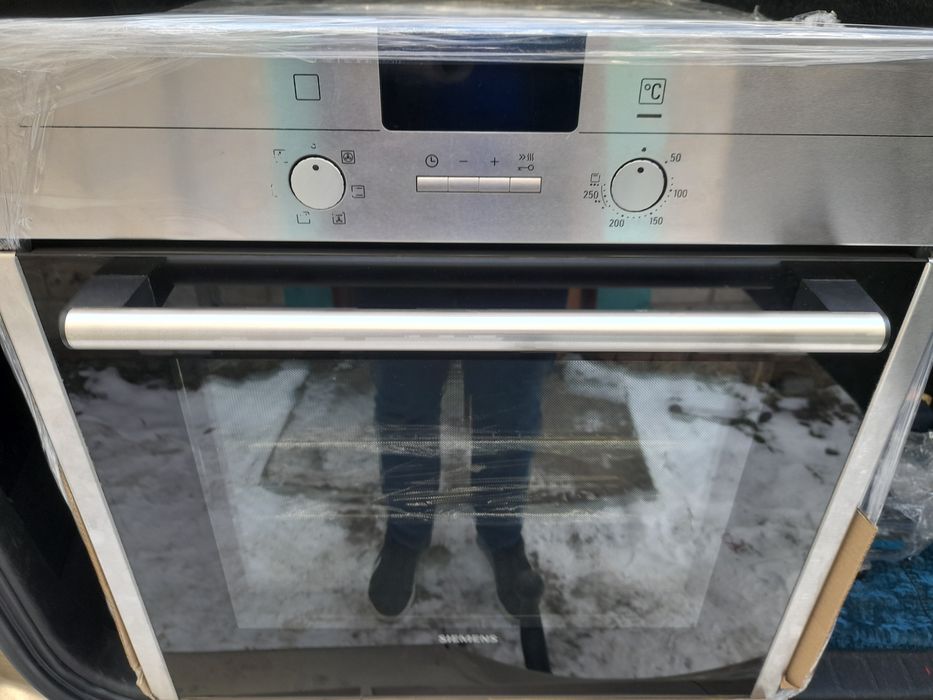 Духовка *Siemens*.