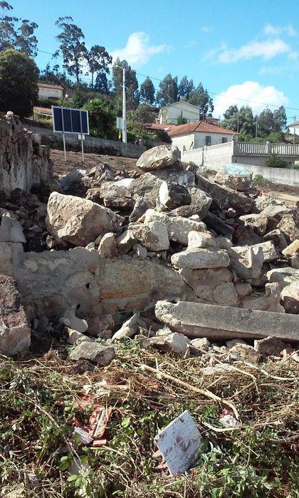 Vende-se terreno para construção – 2.550 m² – Lustosa, Lousada