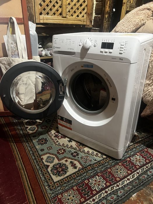 Пральна машина indesit