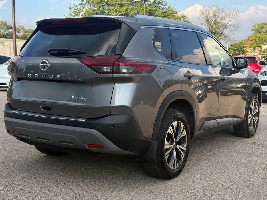 Nissan Rogue SV      2021