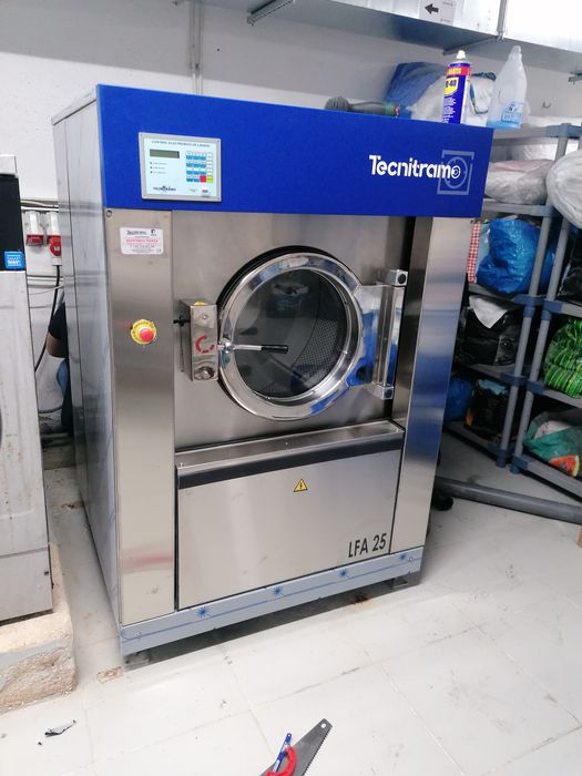 Máquina de lavar e secar roupa industrial ocasião Self service