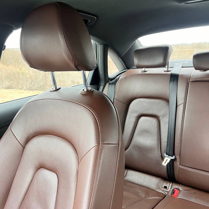 Продам свою автівку Audi A4 2014