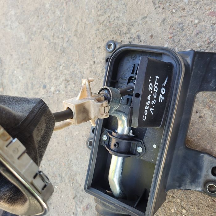 Lewarek wybierak zmiany biegów opel Corsa D 1.3CDTI 2008r