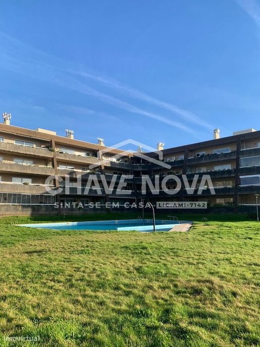 T1 c/ Piscina e Lugar de Garagem na Madalena (Praias)