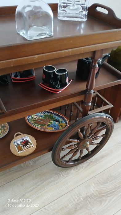 Carrinho de Chá em madeira com 2 tabuleiros