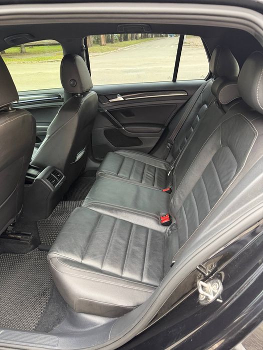 Продам Volkswagen Golf R
