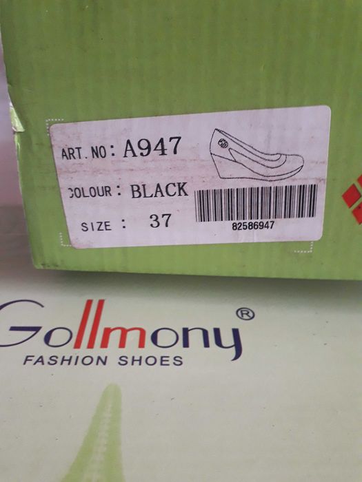 Продам женские туфли gollmony
