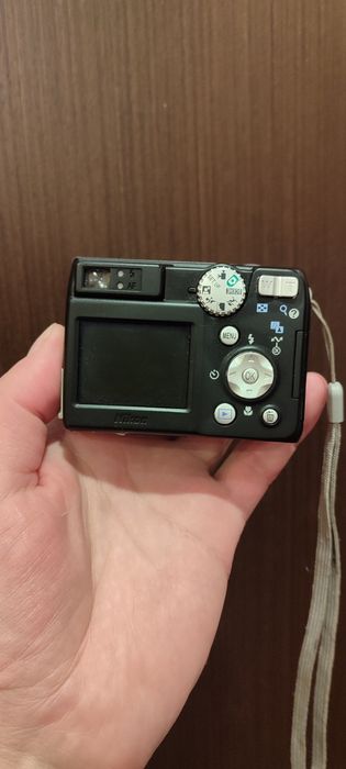 Фотоапарат Nikon Coolpix 7600