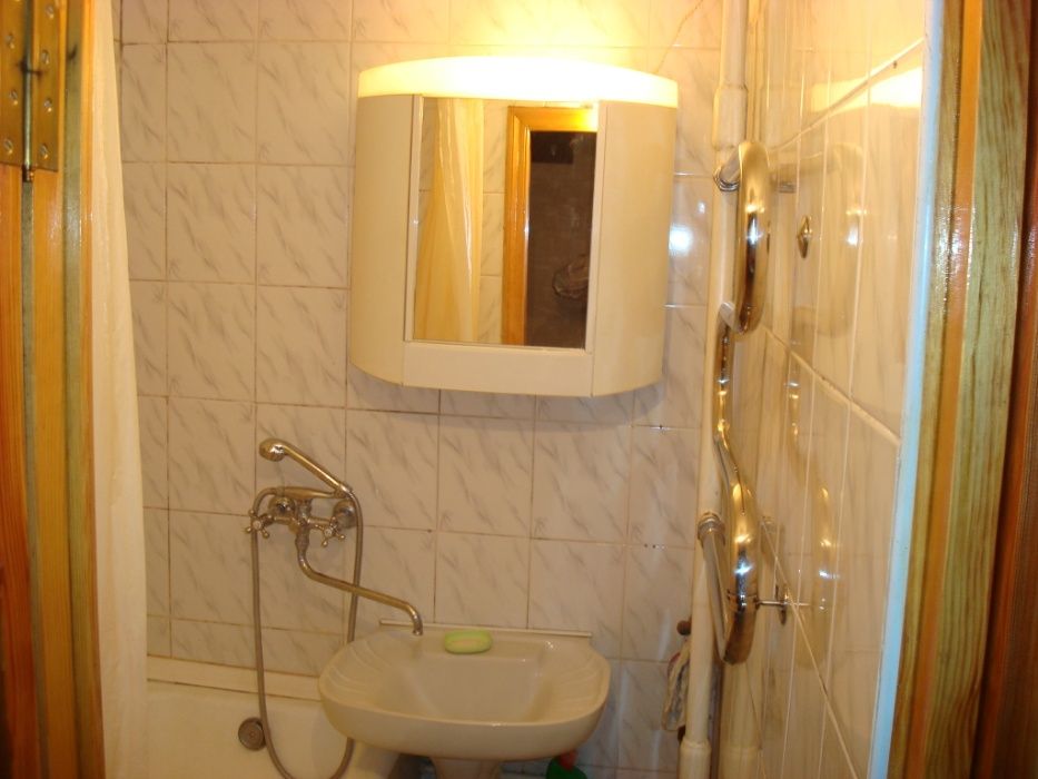 Почасово и посуточно 1-комнатная квартира рядом с метро Оболонь