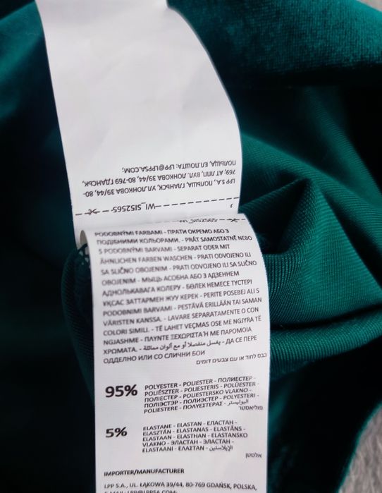 Welurowa sukienka z długim rękawem