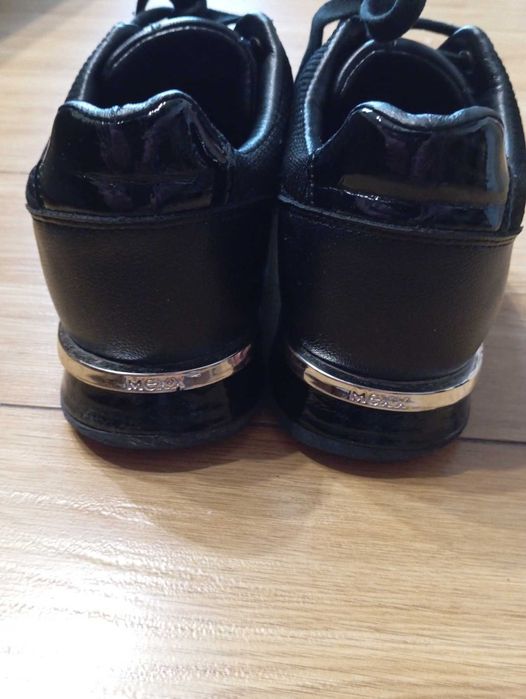 Кроссовки Mexx - Напівчеревик zloty 41р