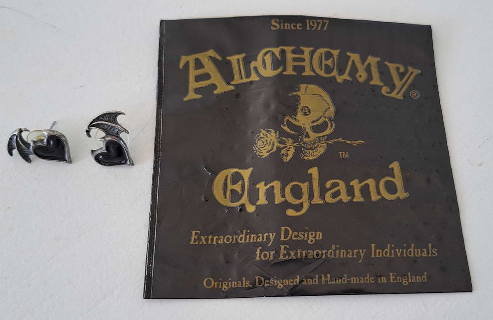 Vendo brincos black soul alchemy