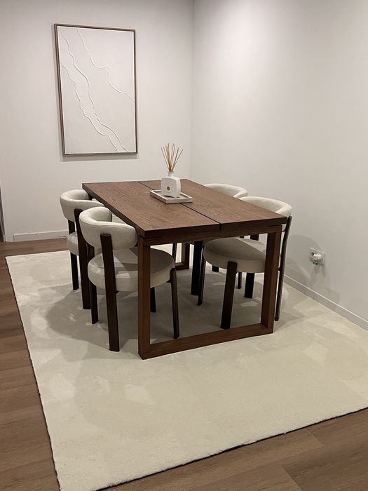 Mesa em nogueira