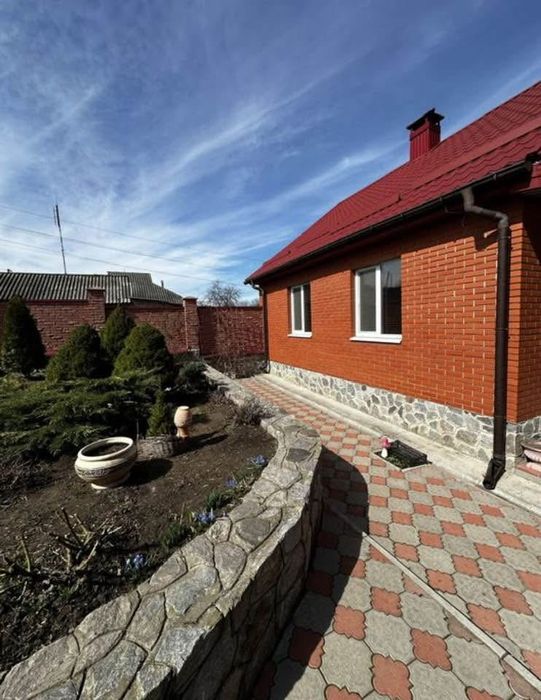 Центр окремий будинок у дворі з власником з ремонтом