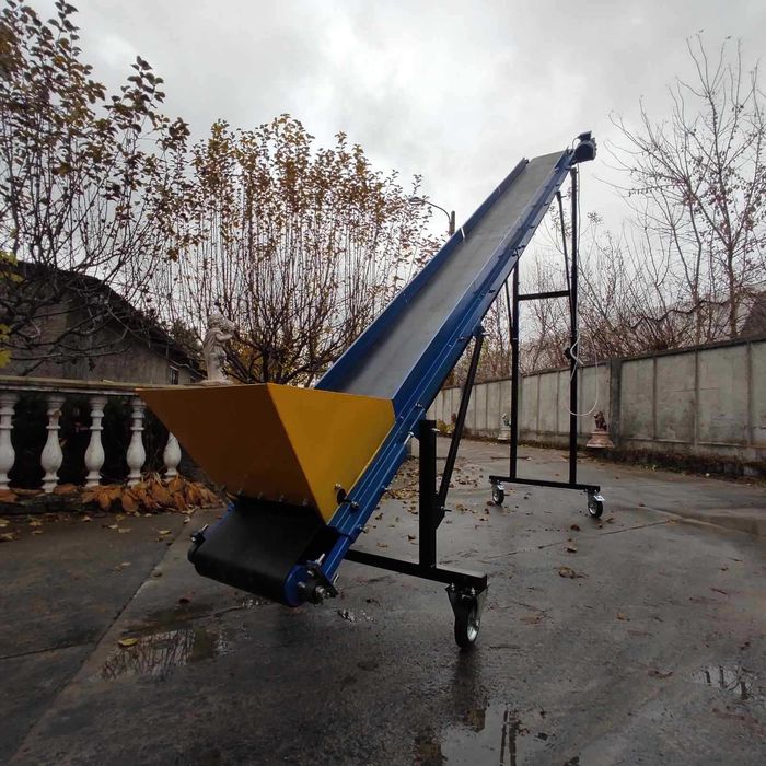 Транспортер стрічковий,ленточный конвейер, погрузчик,с шевронами.