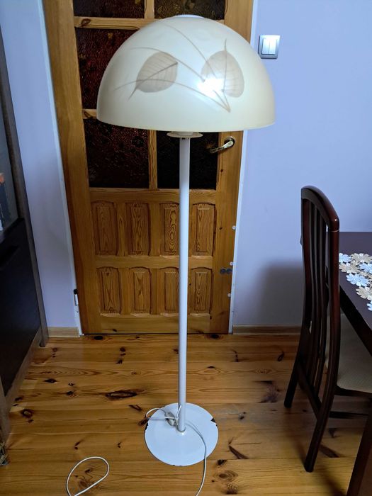 Lampa stojąca pokojowa