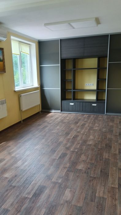 V Продам нежитловий комплекс в   пгт Високий