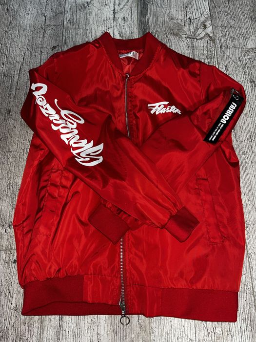 Ветровка жіноча яскравого кольору