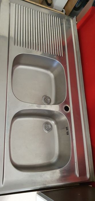 Zlew dwukomorowy ze stali nierdzewnej