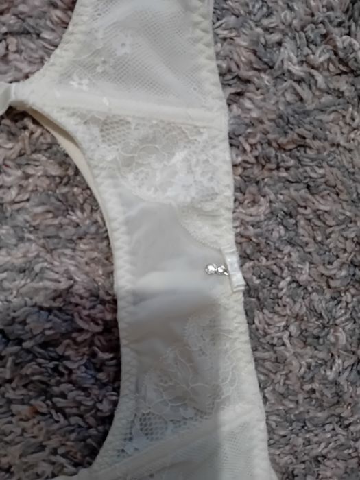 Miss Venity śliczny pas do pończoch