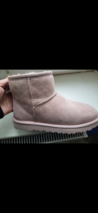 UGG  37р. пудрового кольору